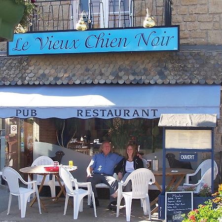 Le Vieux Chien Noir Hotel Évran Eksteriør billede